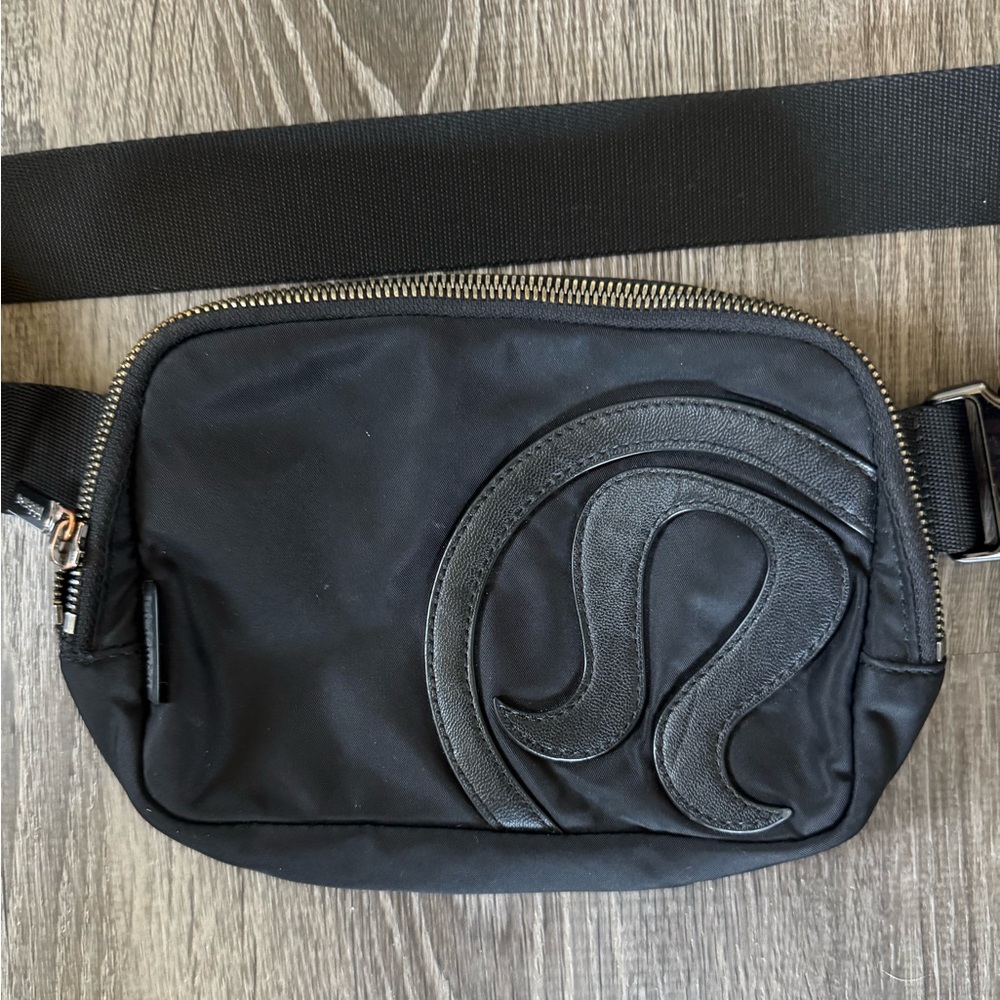 Lululemon Everywhere Belt Bag 1L